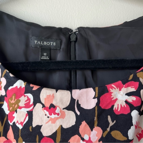 Talbots Women's 12 Floral Sleeveless Pleated Fit & Flare Dress Pockets Cocktails - Picture 2 of 10